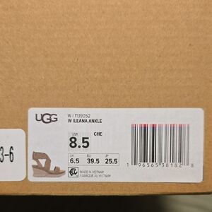 UGG Ileana Ankle Sandals in Chestnut NEVER WORN!!!!